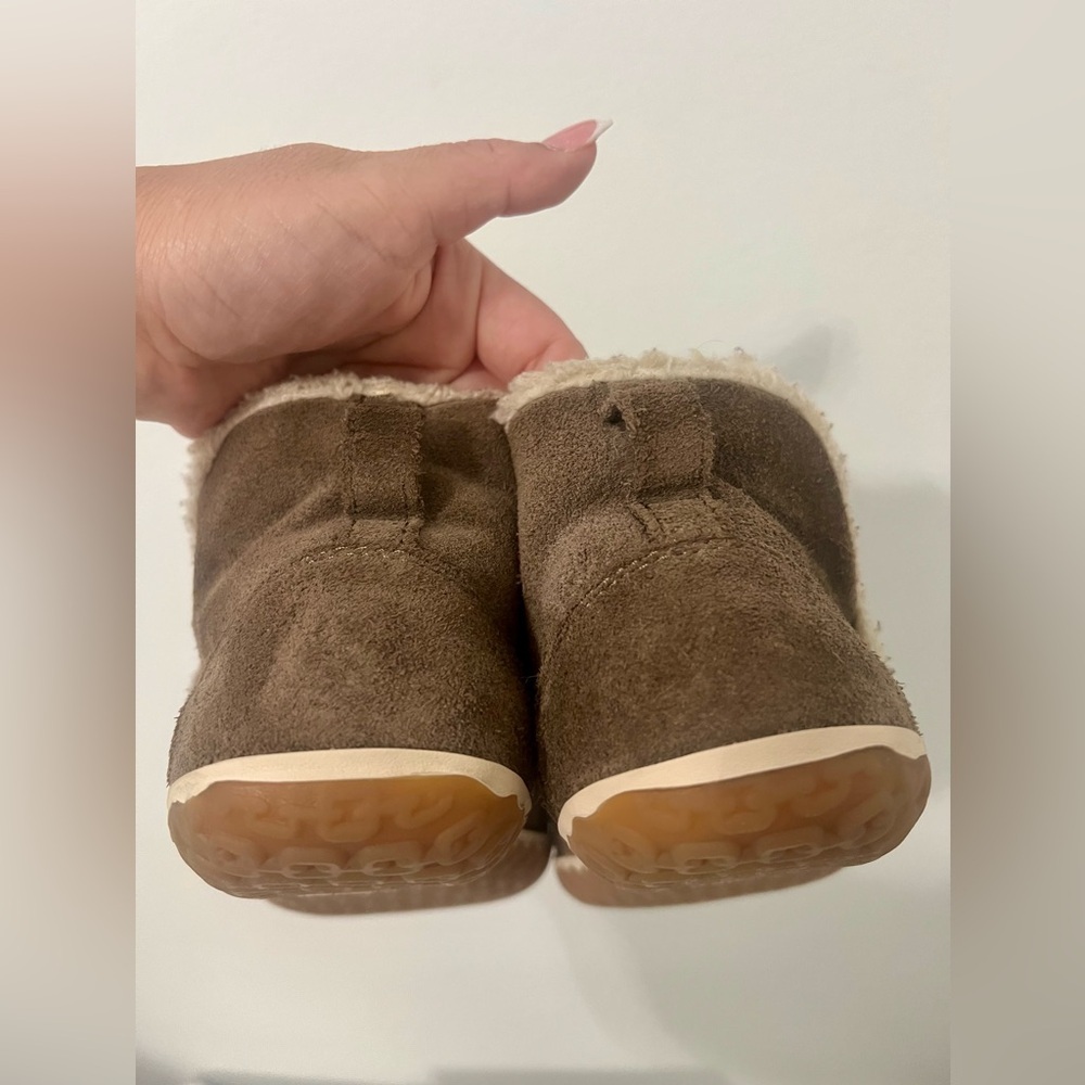 L.L. Bean Women's Size 7 Brown Suede Shearling-Lined Slipper Boots - Picture 8 of 11